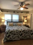 Guadalupe River Road Retreat Bluebird Cabin - Chalets