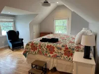 2 Acre Oasis with Private Beach! Family and dog friendly! - 4-Star