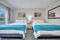 No Cleaning Fee! Brand New Double Queen Studio Condo w/ Waterfront Pool + Beach - 비치