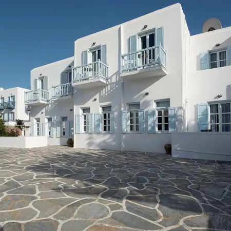 Poseidon Hotel Suites Отели рядом с достопримечательностью «Ветряные мельницы Миконоса»