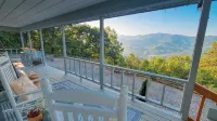 Stunning Mountain Views with Hot Tub & 2 King Suites! Private & Peaceful. - con vistas a la montaña