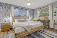 Modern Pool Home • Central Fort Myers Location - Private Pools