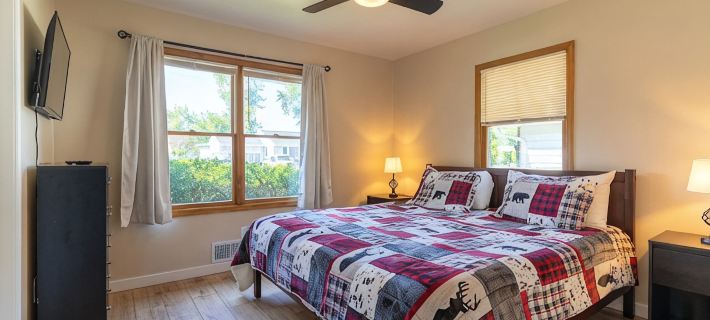 Romeo’s Roscoe Retreat- Close to Lambeau and Titletown District! Hotels in Green Bay