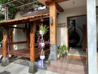 Rengganis Homestay - Bungalows