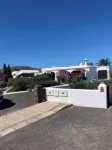 Large privately owned villa, close to beaches - Villas