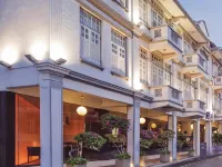 A Hotel Chinatown, 13 Hrs, Stay from 8PM to 9AM Hotels near Outram