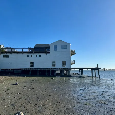 Romantic King Bed Studio ~ STUNNING VIEWS Bodega Bay - Perched over the water!