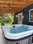 Brand New, Private Home w/ Nordic Hot Tub- Just 1/2 Mile to Jay Peak Resort - 民泊