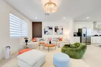 Near Strip •Beautiful 6BR8 Beds•New Furniture - เปิดใหม่