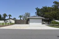 Cozy Private Stay. Near Ami Beaches & Img Academy. Boats and Jetskies Driveway. - 방갈로
