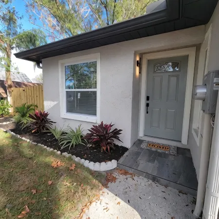 Palm Harbor Renovated 3-bedroom Hideaway!