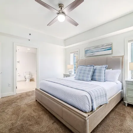 Luxe 4BR Beachfront Condo, Insane Gulf Views, Infinity Pool, Indoor Pool/Hot Tub