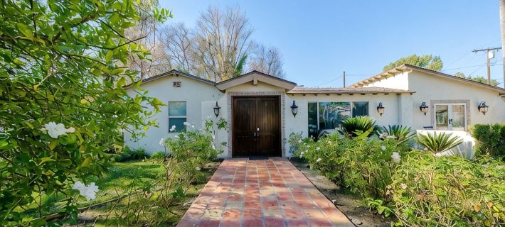 Spanish Villa Heated Pool/Jacuzzi/Pingpong/Mini-golf Hotels in Burbank