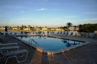 Golf & Beach Getaway Home 2 /2 with Golf Cart - Homestays