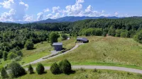 Sunsets over the mountains! Deer grazing daily! A truly pastoral setting! - Wifi