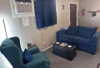 Cozy & Quiet Apartment Near Downtown - Homestays
