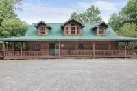 Family Cabin Near Lake Wallenpaupack-Hot Tub-Trails - Chalets