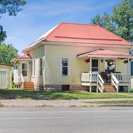 Cozy and charming. Your home away from home in the heart of Viroqua.