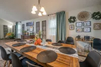 Charming 5 Bedroom w/ Self Check-In, Garage Parking & Pet Friendly - 3-Star