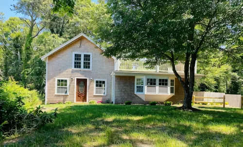 Charming, newly renovated house, a few steps from bike path. - 3-Star