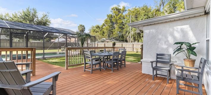 Pool, bbq & large backyard in charming downtown. Pet Friendly! Hotels in Ocala