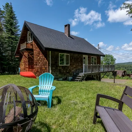 Rangeley 4-Season Retreat – Water and Sunset Views – Wood Stove – Game Room