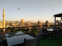 Arch Palace - Mountain view