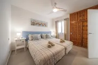 Refurbished 1-bed in popular Los Gigantes w/large terrace, sea & cliff views - Homestays