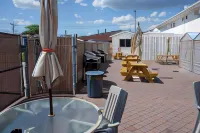 The Amethyst Beach Motel - 2-Star