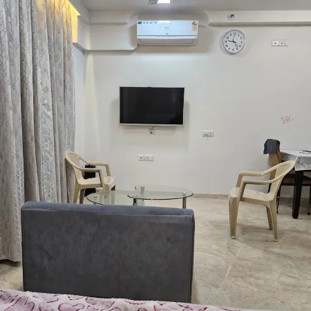 Cozy Studio Apartment | AC • Kitchen • Dining
