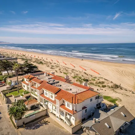 Strandcastle Beach House - Oceanfront! - You're right on the sand!