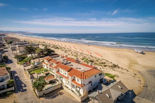 Strandcastle Beach House - Oceanfront! - You're right on the sand! - Wifi