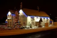 The Windmill Inn Hotels near Gauntlet Birds of Prey – Eagle & Vulture Park, Knutsford