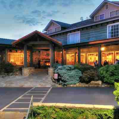 Gatlinburg Inn Hotel Exterior