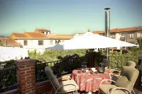 Apartamentos Turísticos Cúllar Vega Hotels in Alhendín