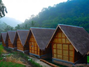 Arusliar Nusa Traditional Cottage