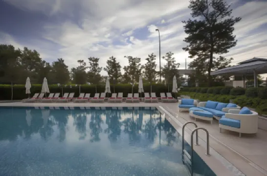 Wyndham Grand Istanbul Kalamış Marina Hotel Hôtels à proximité de : Kadıköy