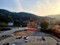 Ramada by Wyndham Hotel Chungju Suanbo - parking