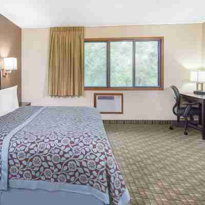 Days Inn & Suites by Wyndham Waterloo Rooms