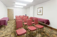 Days Inn & Suites by Wyndham Tucker/Northlake Hotels in Tucker