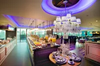 FX HOTEL TAINAN - breakfast
