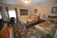 Alaska Grizzly Lodge Hotels near Pioneer Air Museum