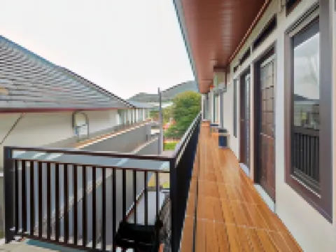 紅多茲飯店@楠榜烏里普蘇莫哈喬街