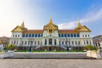 Phra Nakhon Poshtel