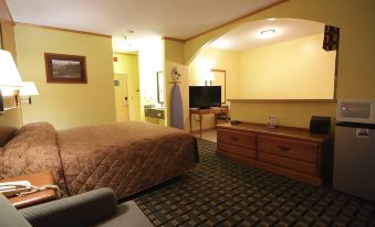 Home Gate Inn & Suites