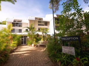 Raintrees Moffat Beach