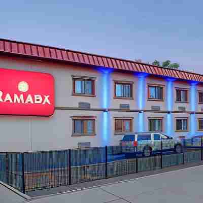 Ramada by Wyndham Bronx Hotel Exterior