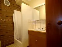 1 Bedroom Lawlers 24
