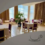 Riviera by Queens Hotel dekat Water Castle