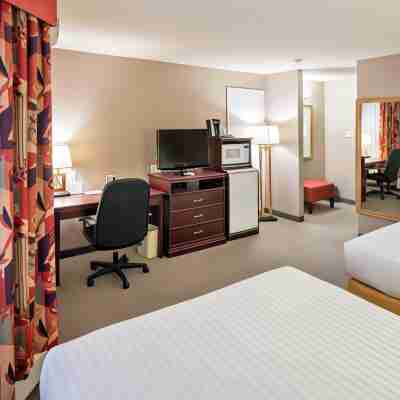 Holiday Inn Express Red Deer Rooms